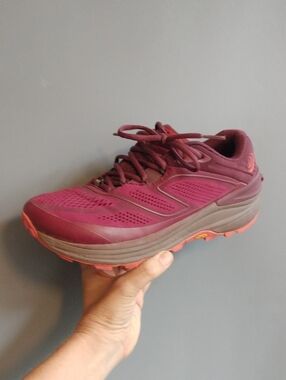 topo trail runners size 7.5 wide ultraventure 2 berry red running shoes vibram